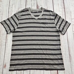 Foot Locker Tri-Blend Gray Striped V-Neck Pocket T-Shirt Men's XL‎